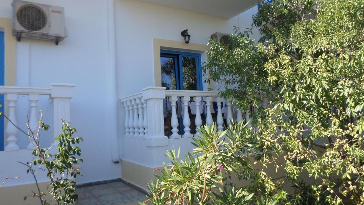 Aeriko Hotel Apartments Agia Marina  Eksteriør bilde