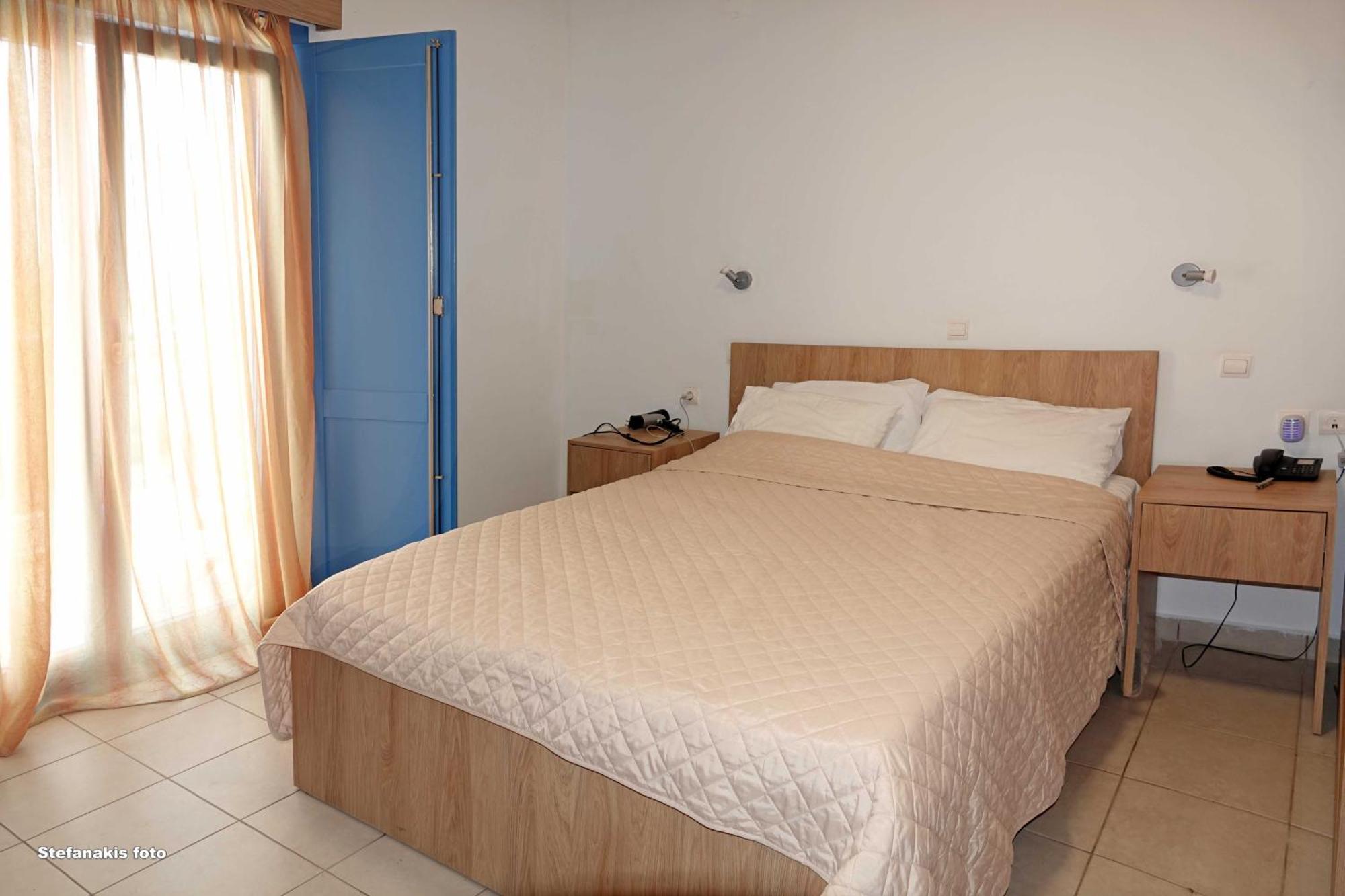 Aeriko Hotel Apartments Agia Marina  Eksteriør bilde