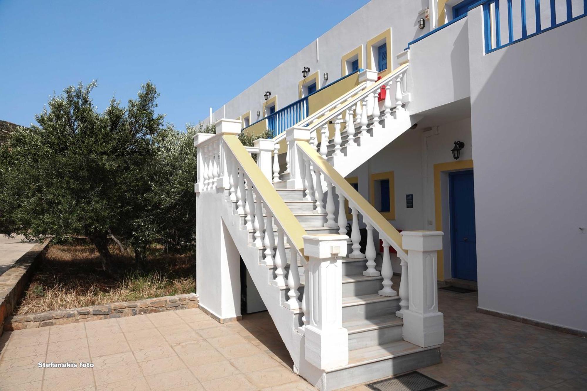 Aeriko Hotel Apartments Agia Marina  Eksteriør bilde