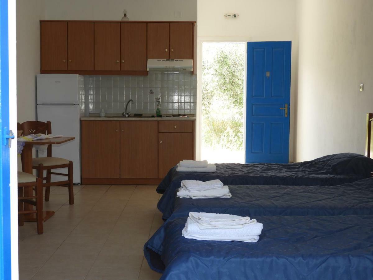 Aeriko Hotel Apartments Agia Marina  Eksteriør bilde